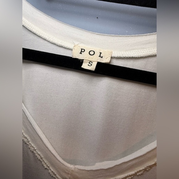 Elegant White V-Neck Women's Top, So Soft!! Size small - Picture 2 of 5